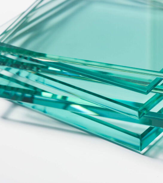 Glass,Factory,Produces,A,Variety,Of,Transparent,Glass,Thicknesses.